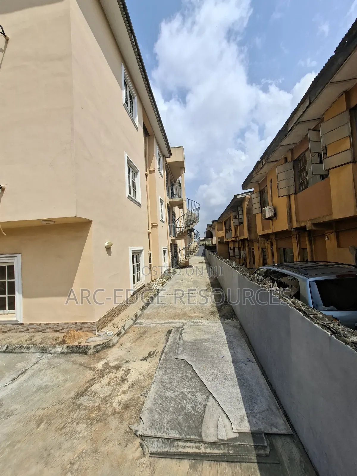 3bdrm Block of Flats in Ago Palace for sale in Ago Palace