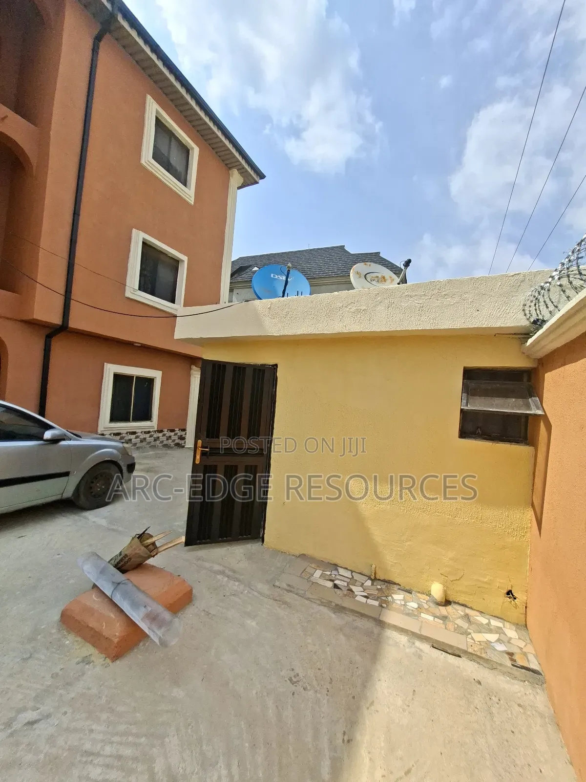 3bdrm Block of Flats in Ago Palace for sale in Ago Palace