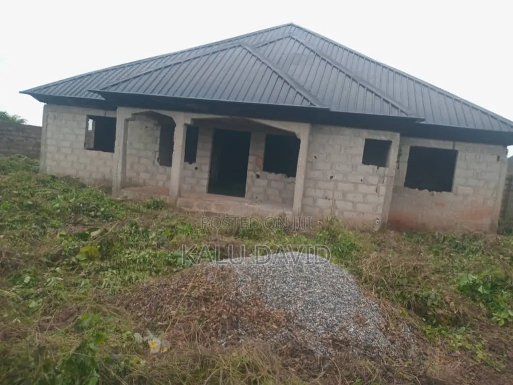 7bdrm Bungalow in Nabu, Oko Afo for sale in Oko Afo