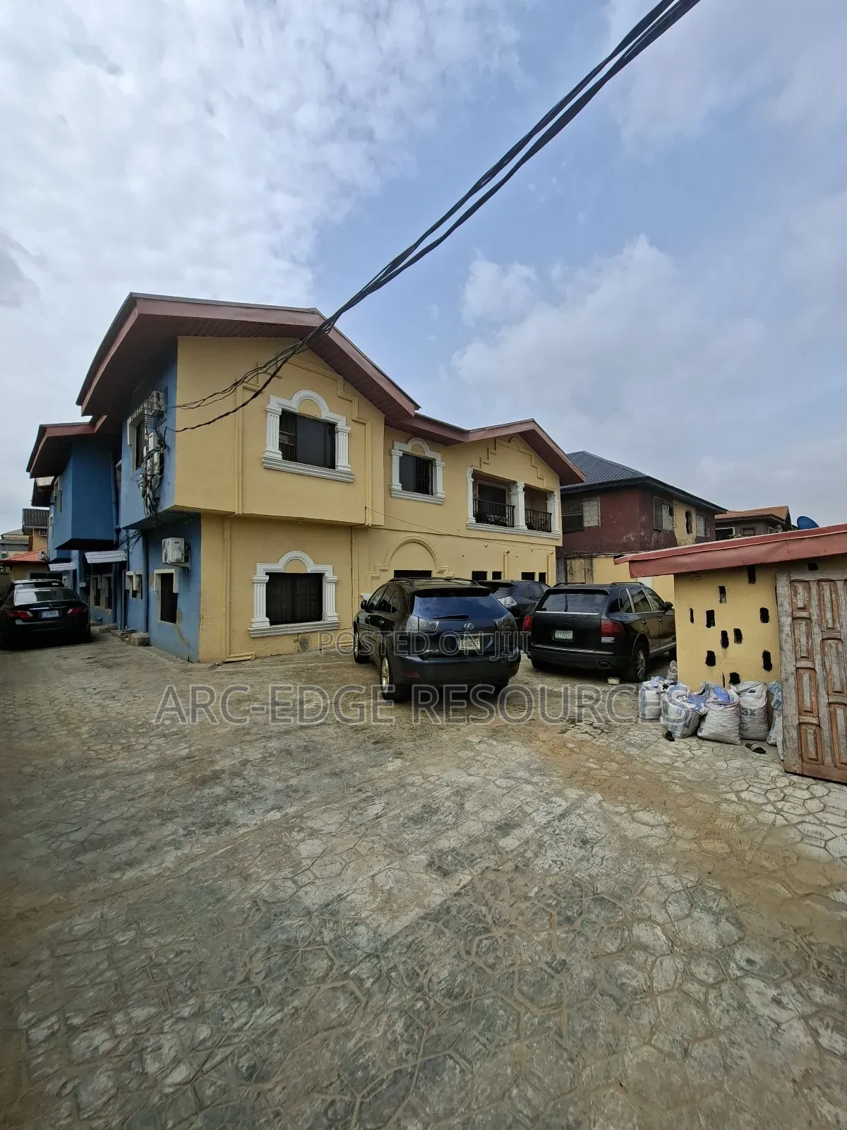 3bdrm Block of Flats in Ago Palace for sale in Ago Palace