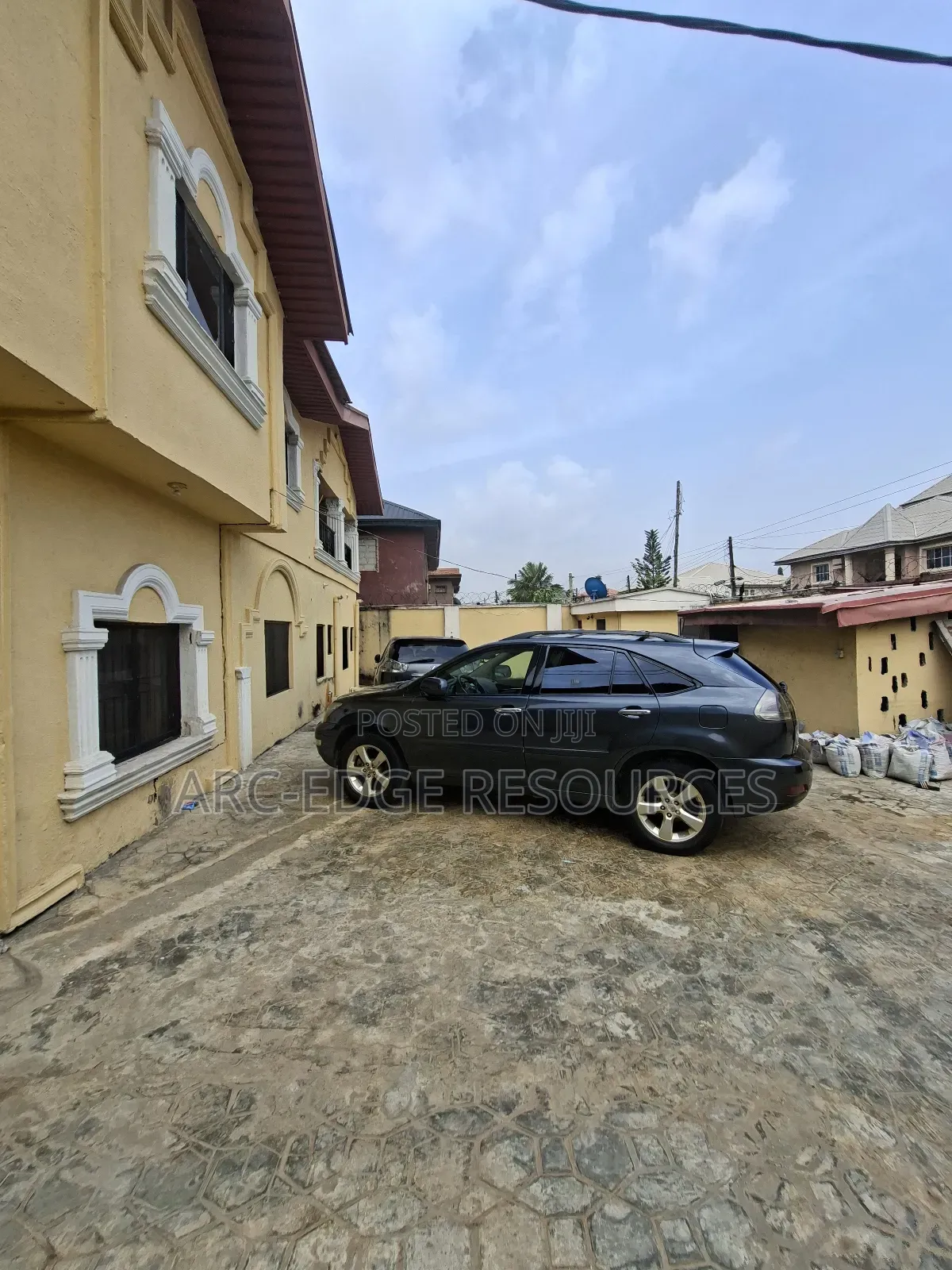 3bdrm Block of Flats in Ago Palace for sale in Ago Palace