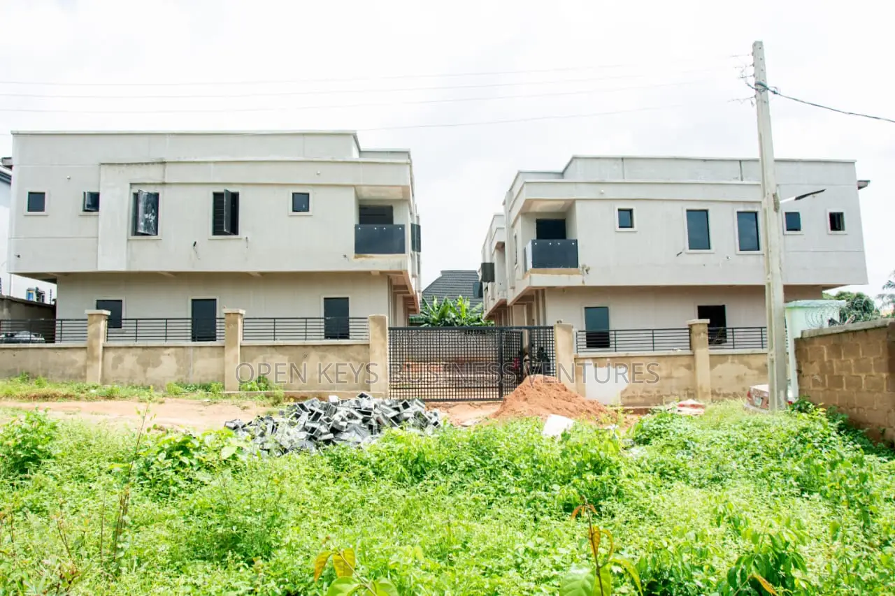 3bdrm Duplex in Ologede, CHallenge / Ibadan for sale in CHallenge / Ibadan