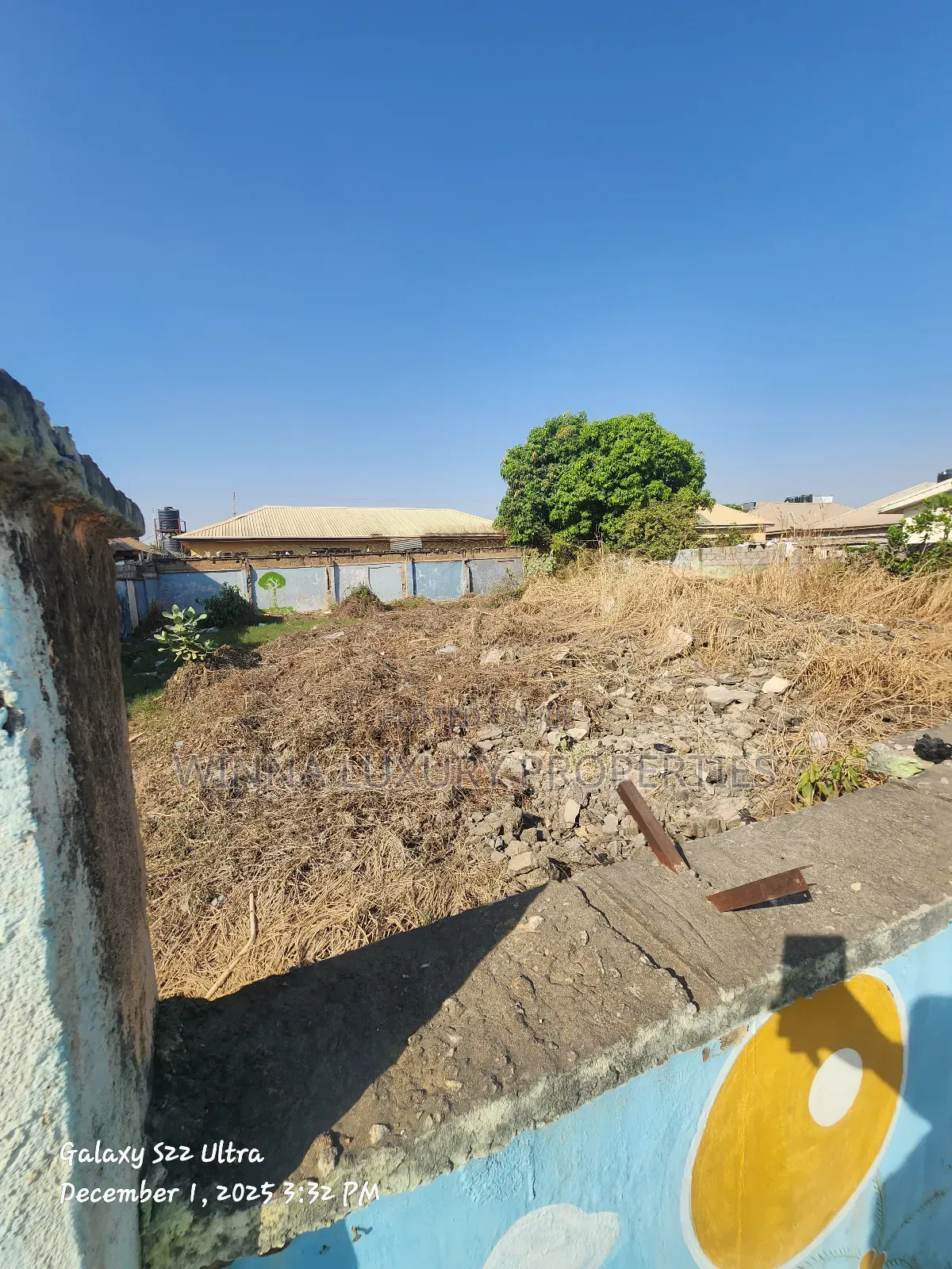 750sqm Land, Fha Title, Mixed Used, Just by Tarred Road in Lugbe District
