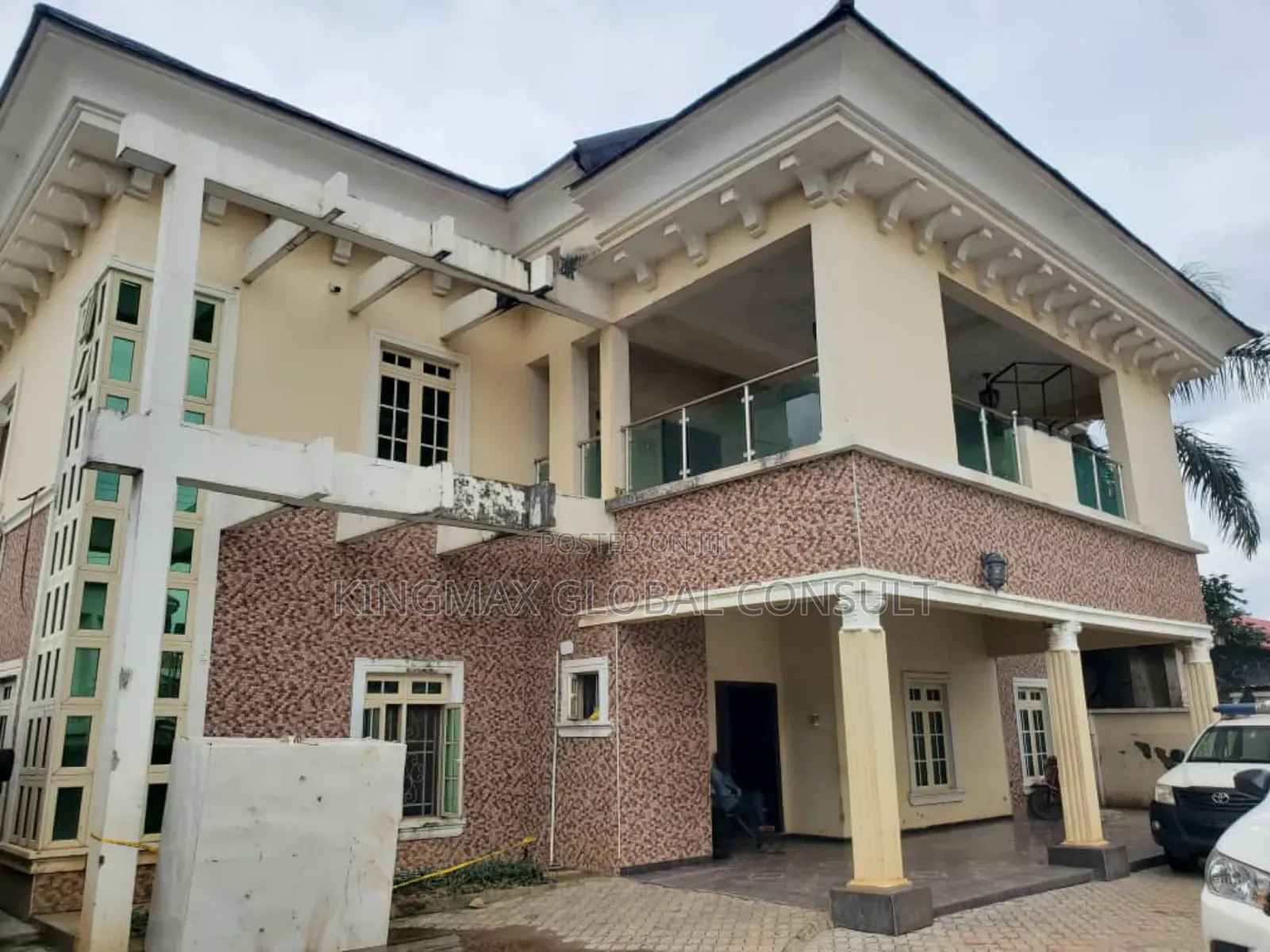 8bdrm Duplex in Wuse Zone 1 for sale in Zone 1 / Wuse