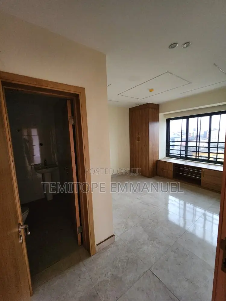 Furnished 3bdrm Apartment in Alagomeji, Yaba for rent in Yaba