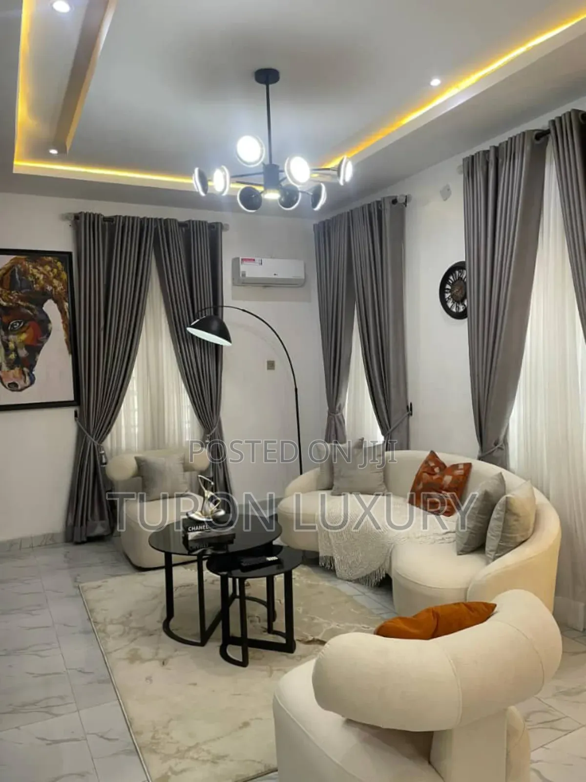 Dec Rate: 450,000 4bedroom With Snooker, Tennis and Ps5 in Lekki Phase 1