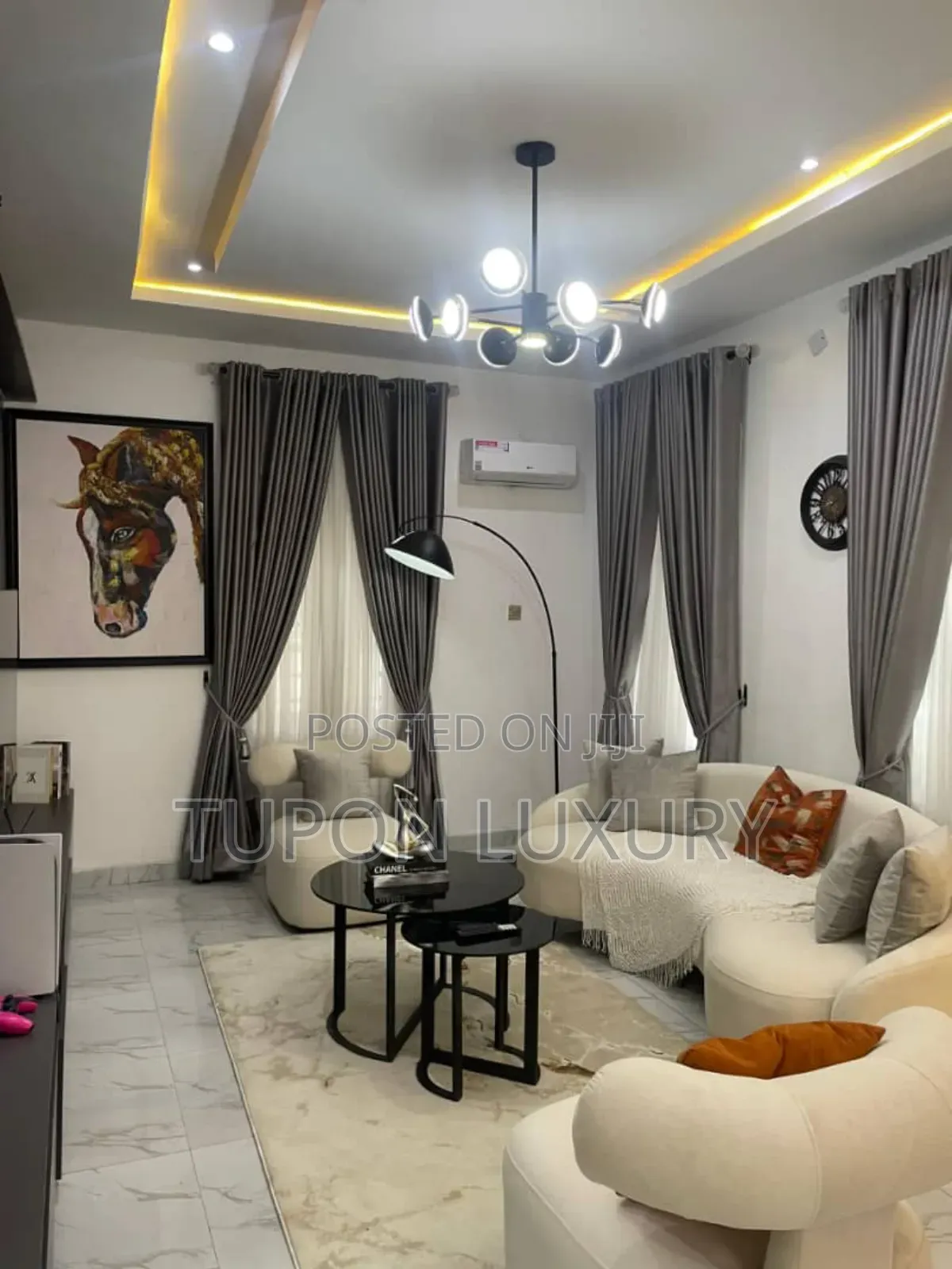 Dec Rate: 450,000 4bedroom With Snooker, Tennis and Ps5 in Lekki Phase 1