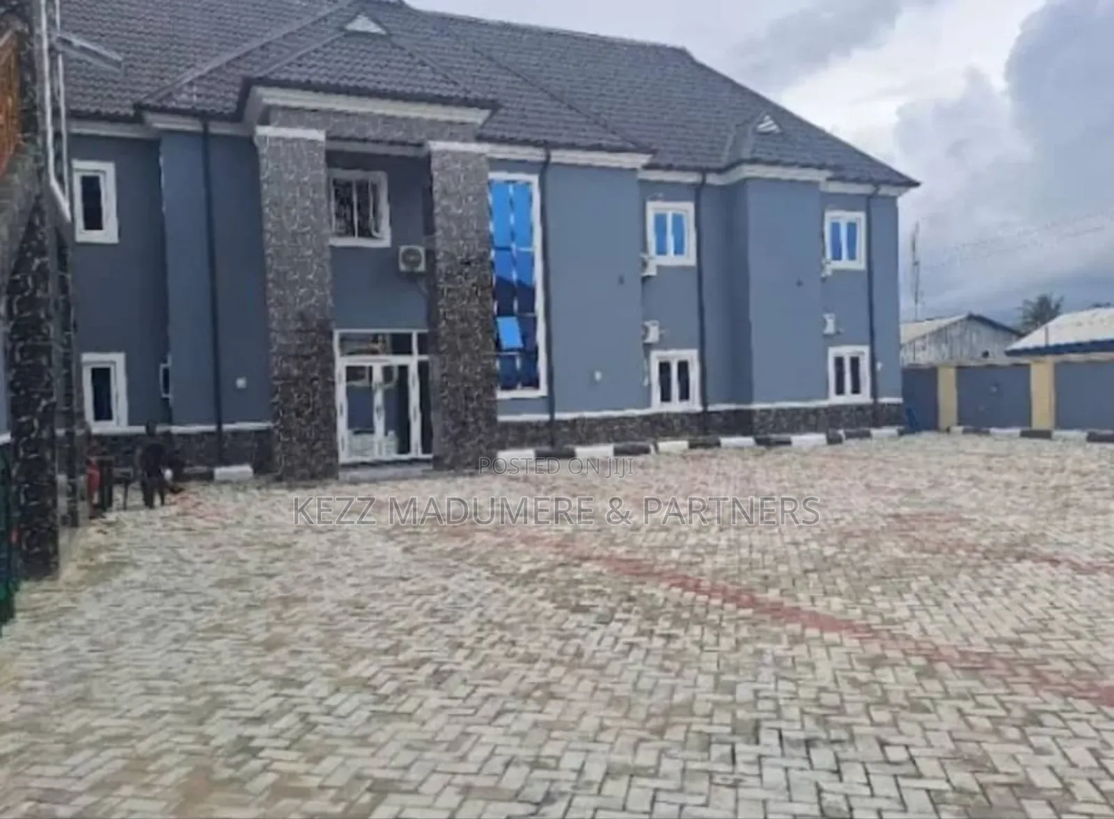 For Sale: Functional 20 Rooms Hotel, Eliozu, Ph in Eliozu