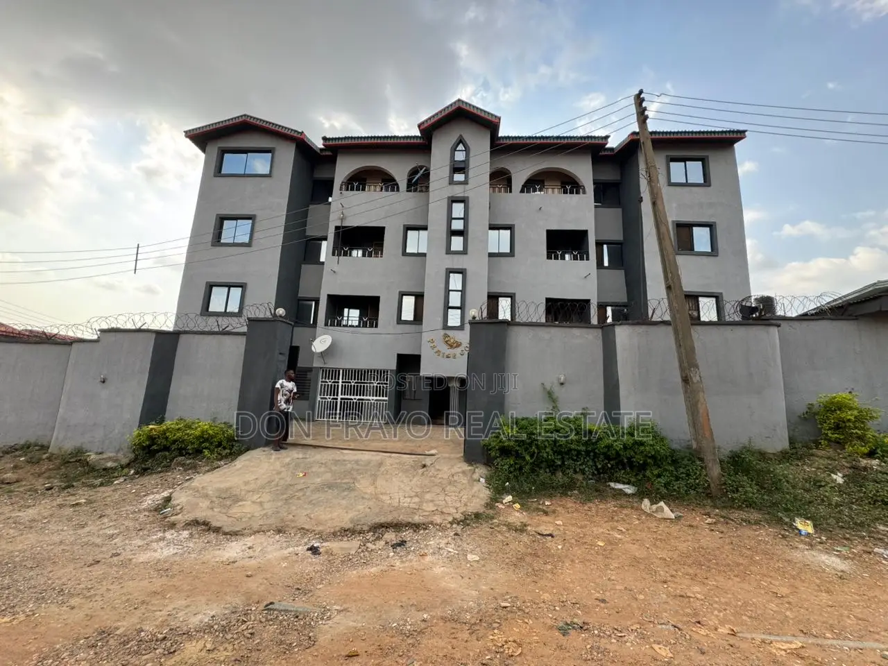 20bdrm Block of Flats in Iyana Adeoyo, Rind Road for sale in Rind Road