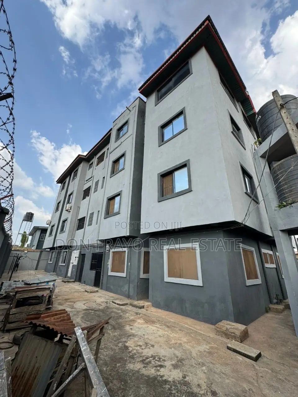 20bdrm Block of Flats in Iyana Adeoyo, Rind Road for sale in Rind Road