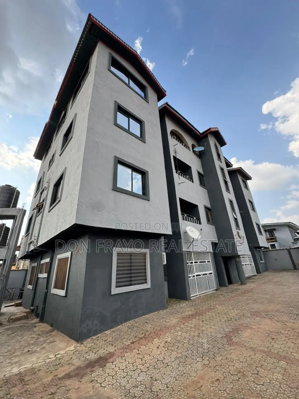 20bdrm Block of Flats in Iyana Adeoyo, Rind Road for sale in Rind Road