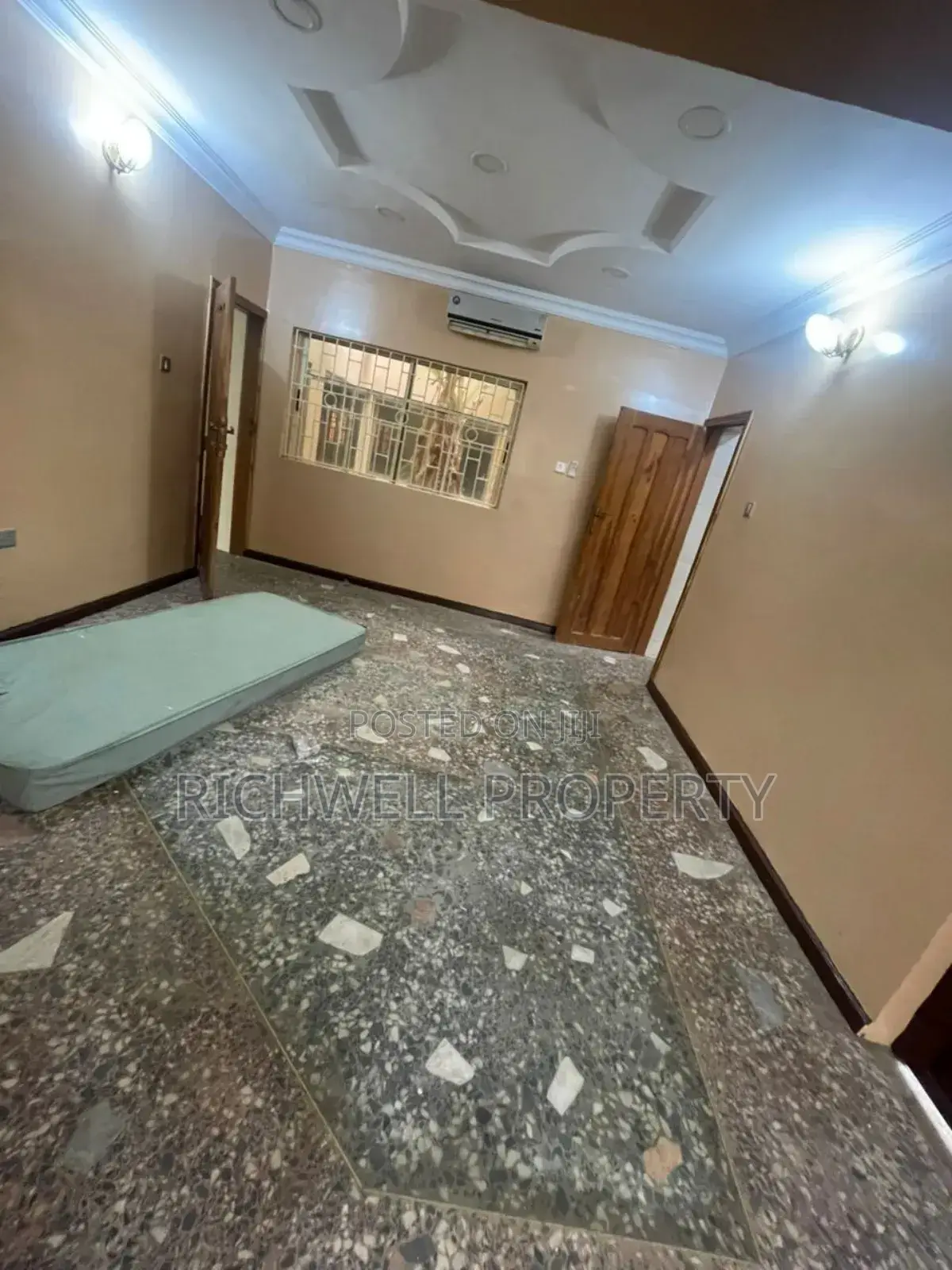 5bdrm House in Oluyole Estate for rent in Oluyole