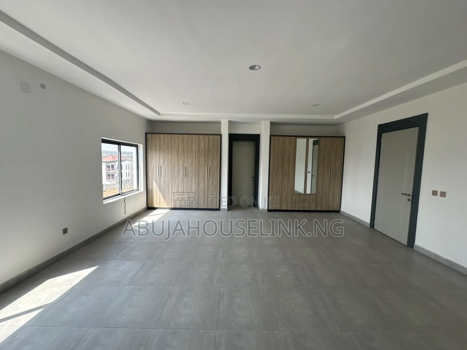 5bdrm Duplex in Jahi. Y Gilmore for sale in Jahi