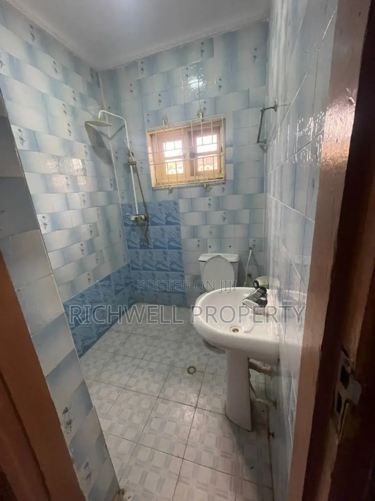 5bdrm House in Oluyole Estate for rent in Oluyole