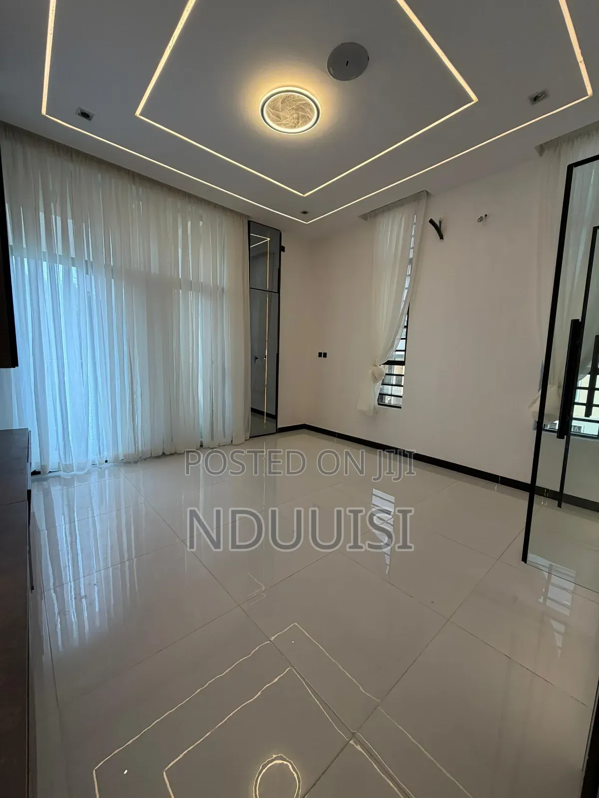 5bdrm Duplex in Chevron for sale in Chevron