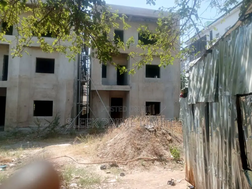 5bdrm Block of Flats in Kado for sale in Kado