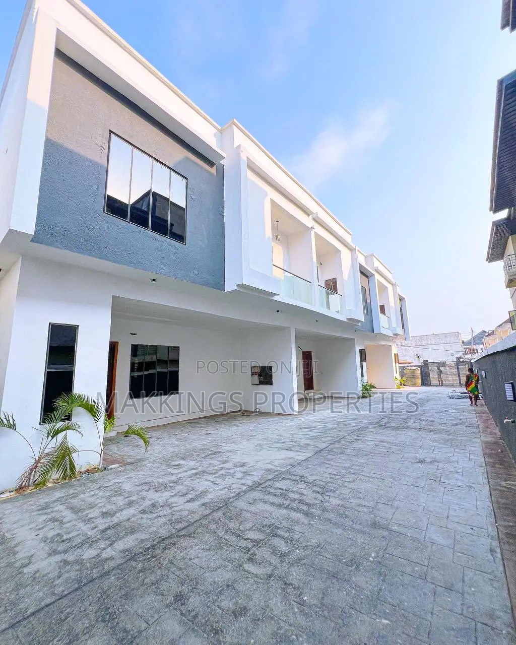 4bdrm Duplex in Chevron for rent in Chevron