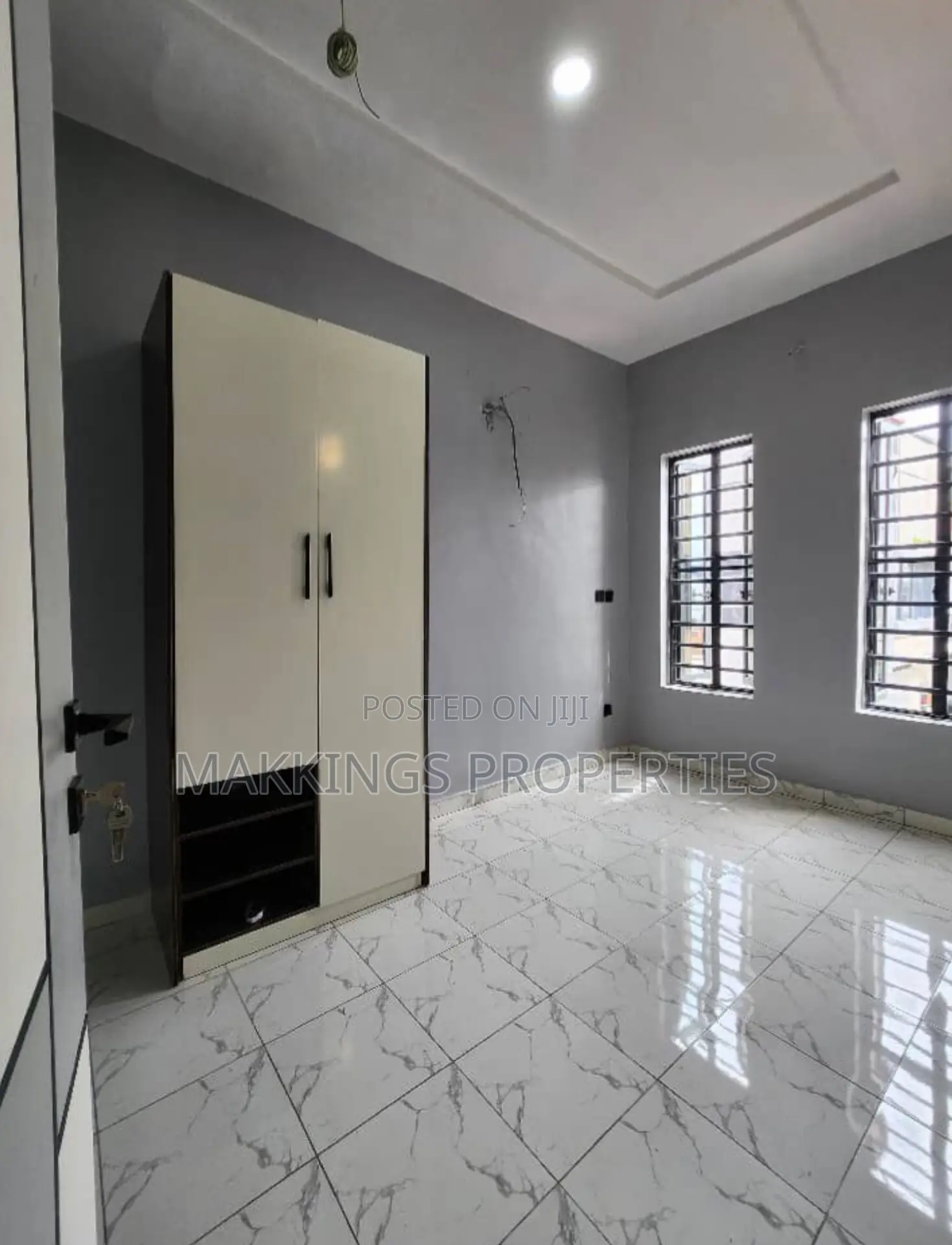 4bdrm Duplex in Chevron for rent in Chevron