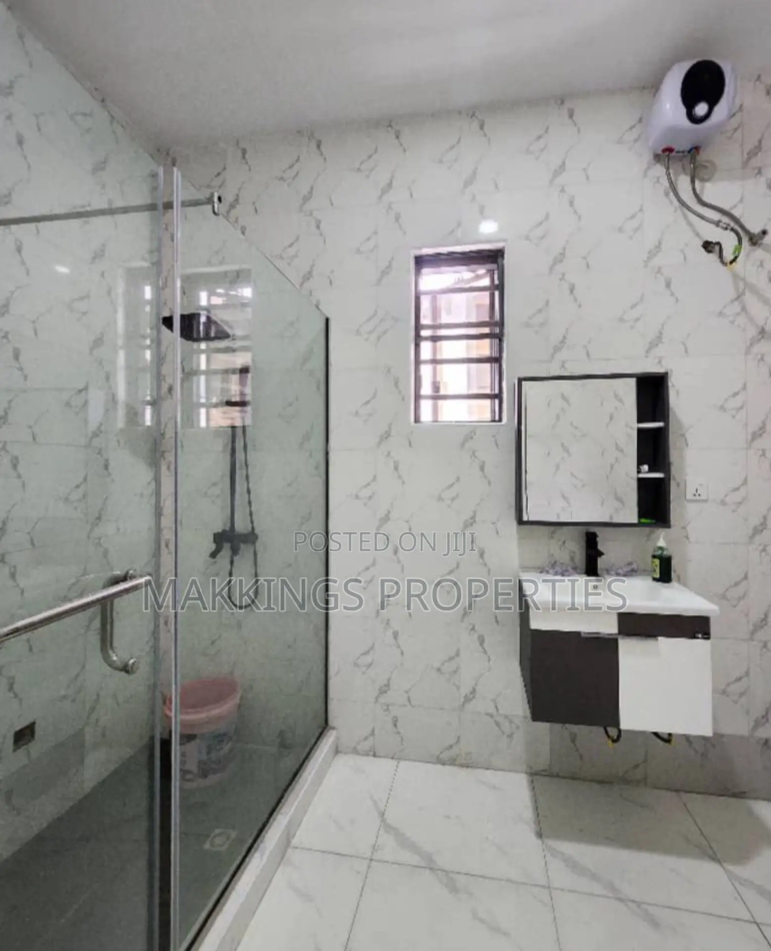 4bdrm Duplex in Chevron for rent in Chevron