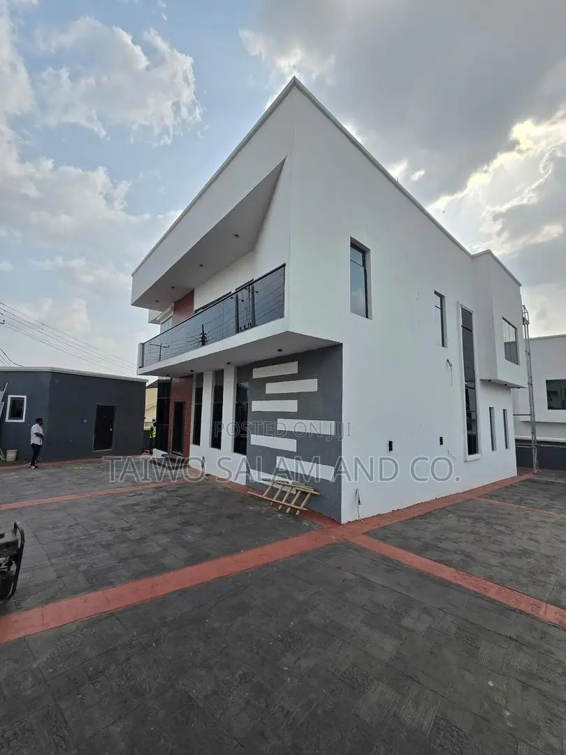 4bdrm Duplex in Akobo for sale in Akobo