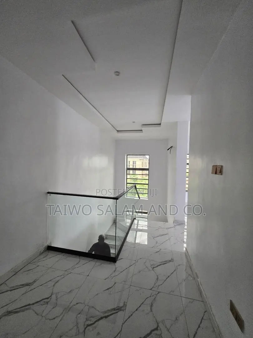 4bdrm Duplex in Akobo for sale in Akobo