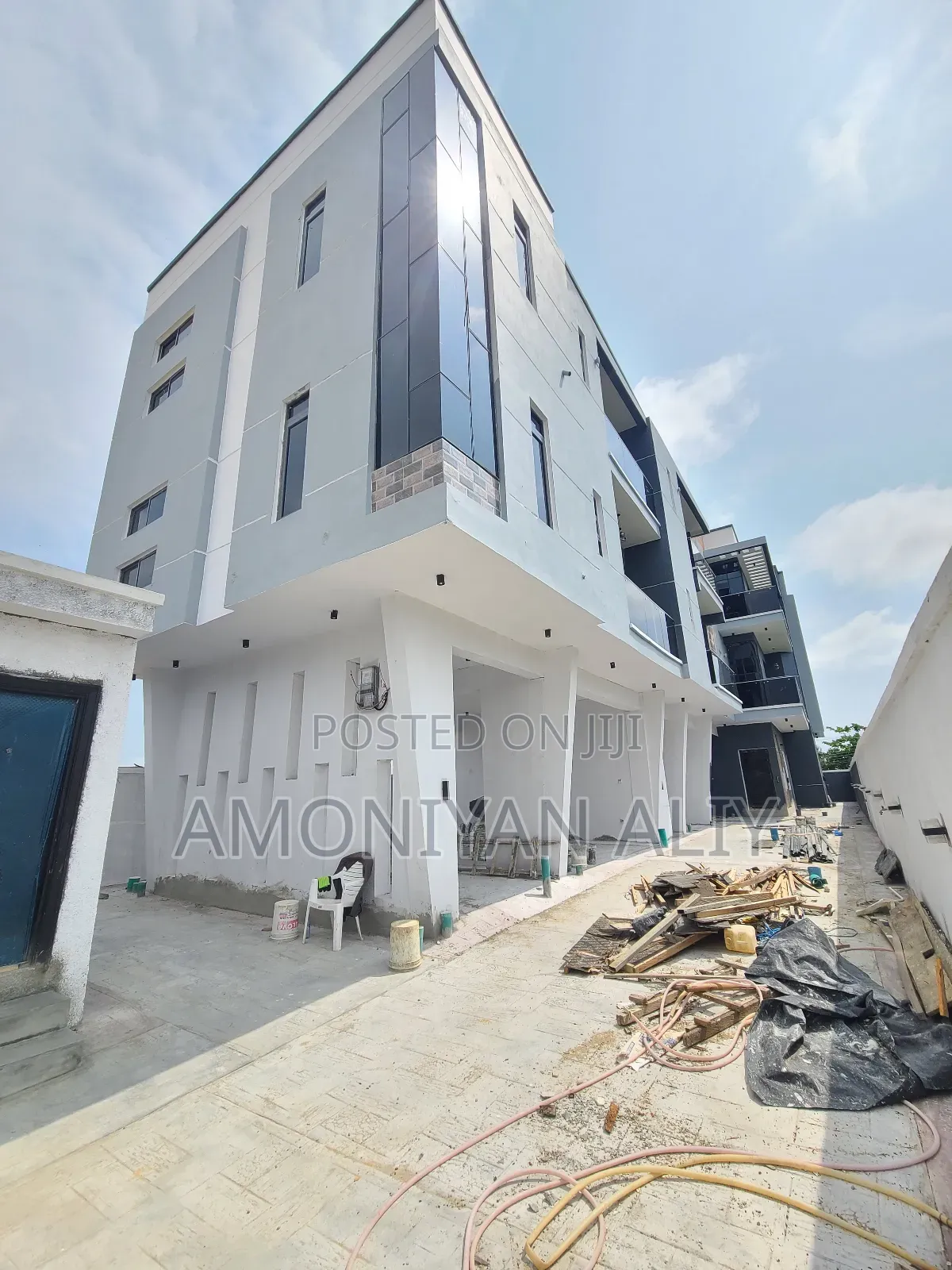 2bdrm Apartment in Lekki Scheme2 for sale in Ajah
