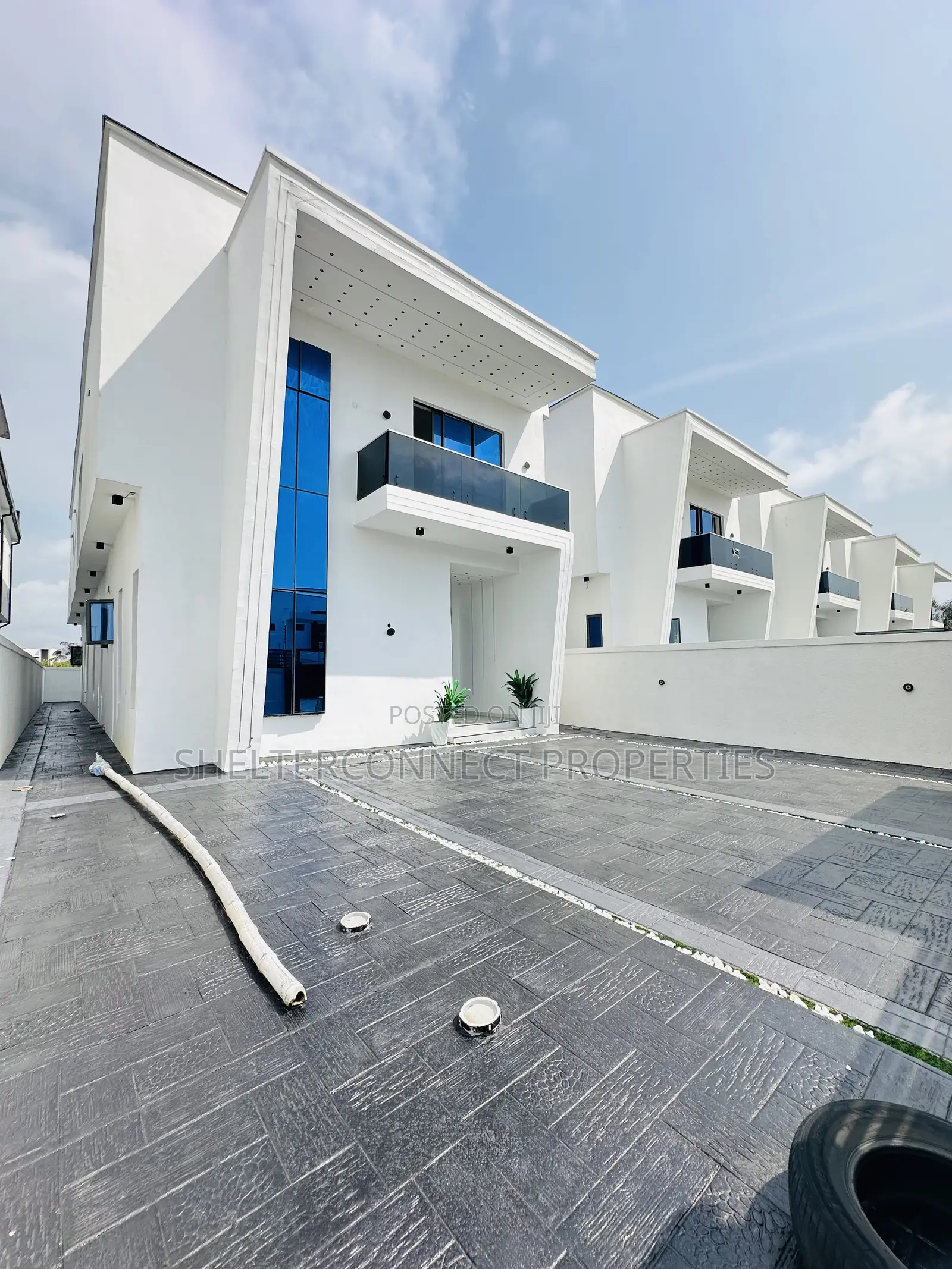 5bdrm Duplex in Ajah for sale in Ajah