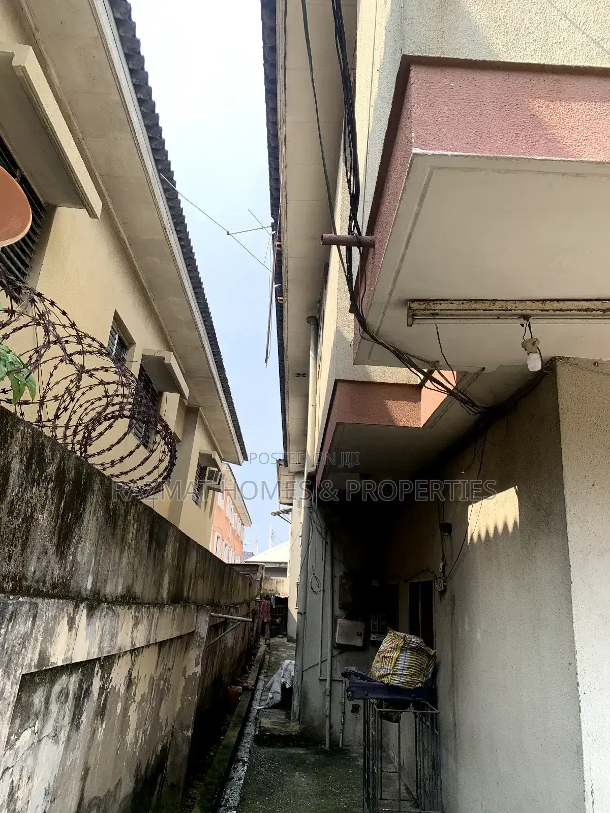 4bdrm Duplex in Alagomeji for sale in Alagomeji