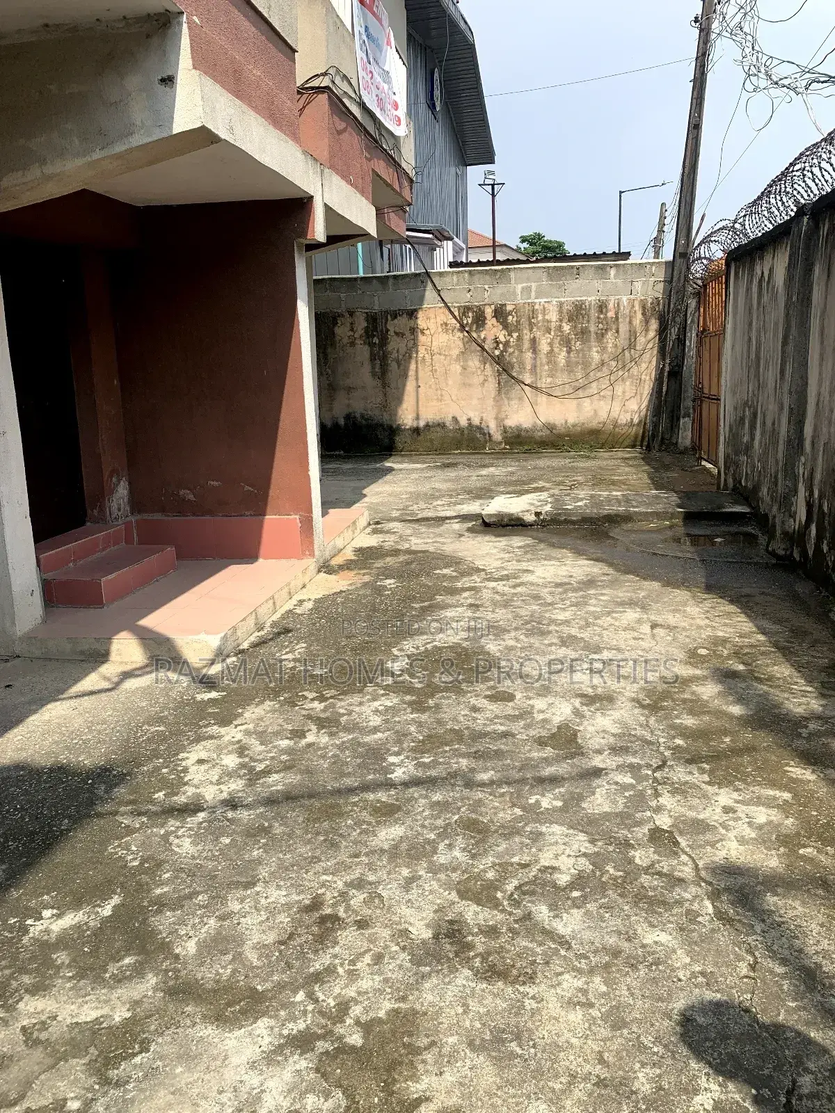 4bdrm Duplex in Alagomeji for sale in Alagomeji