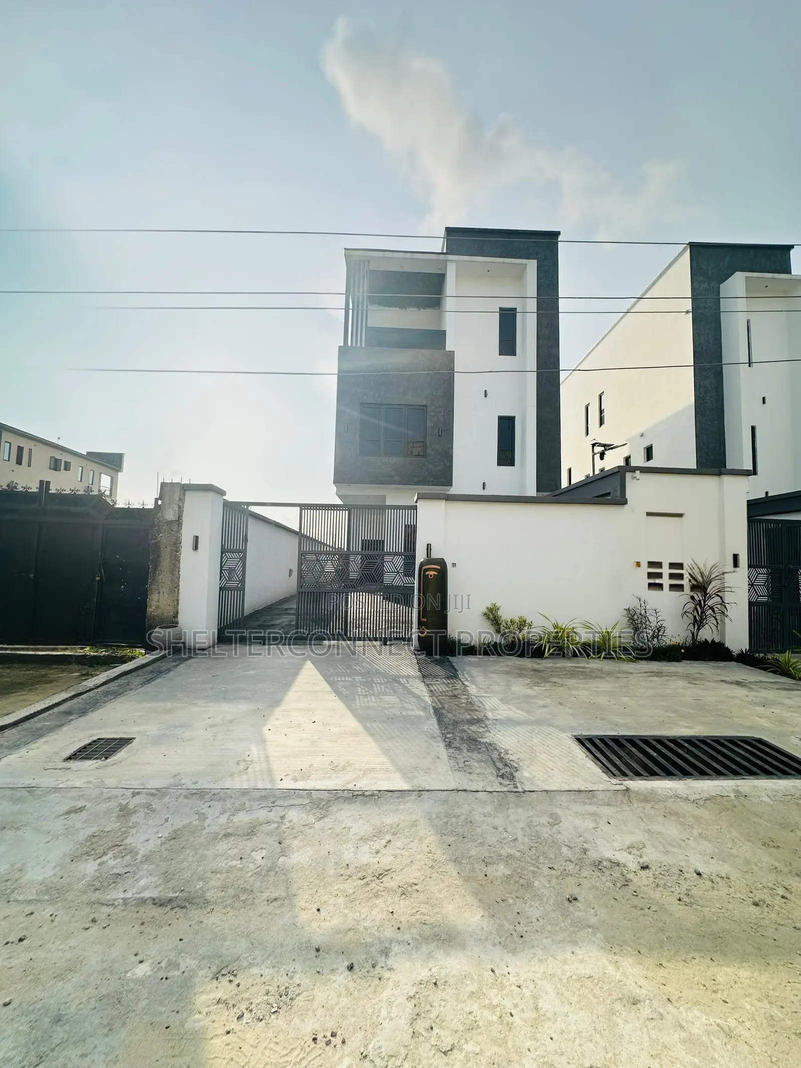 5bdrm Duplex in Ajah for sale in Ajah