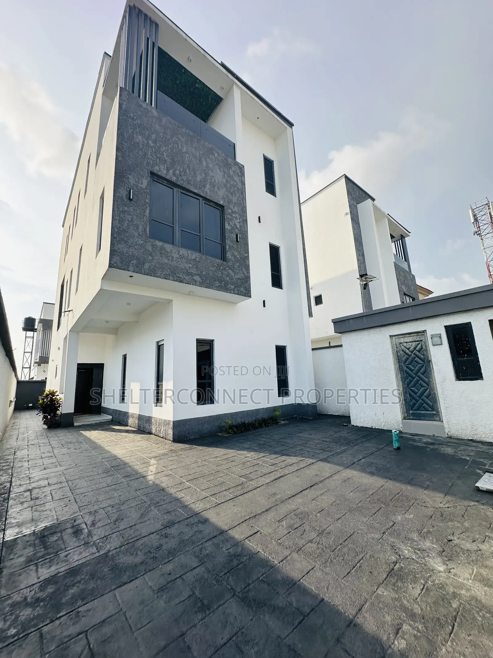 5bdrm Duplex in Ajah for sale in Ajah