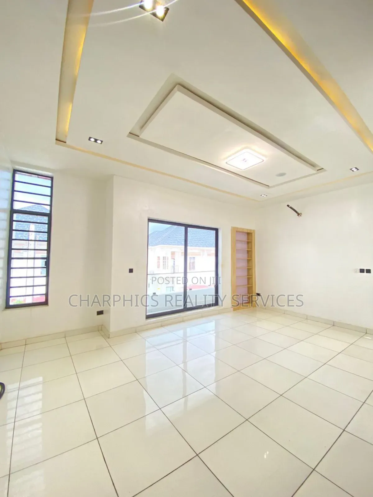 4bdrm Duplex in Ikota for rent in Ikota