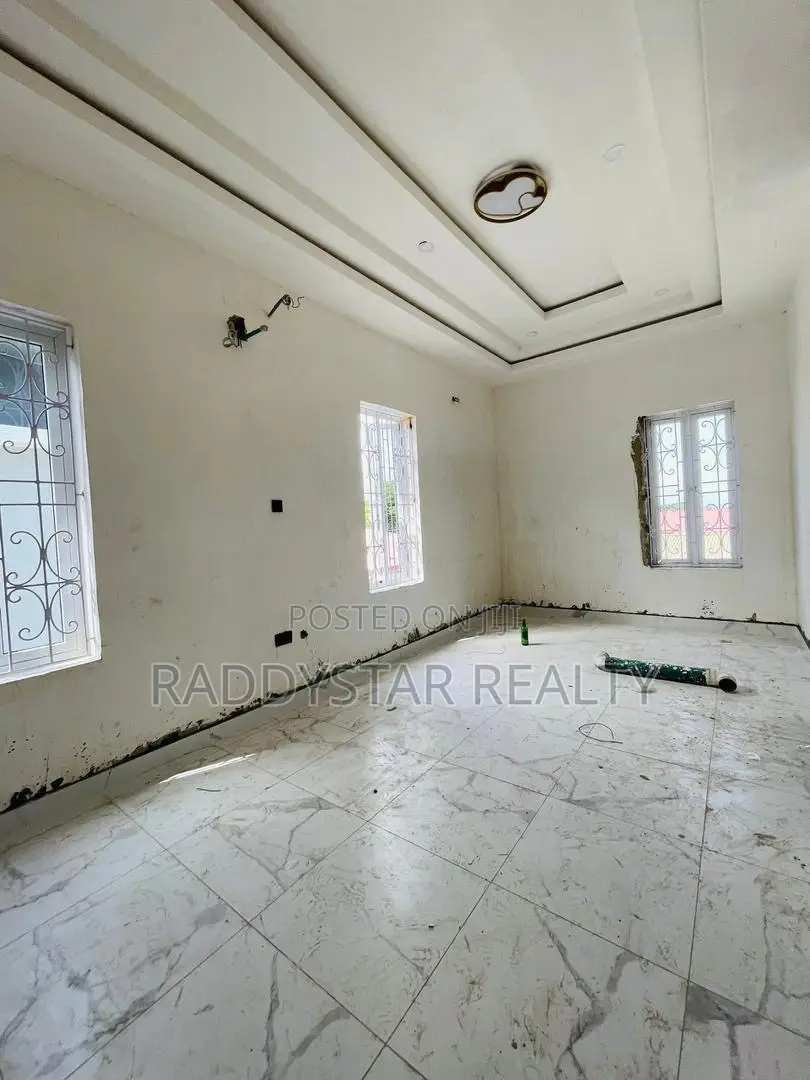 5bdrm Duplex in Magodo for sale in Magodo