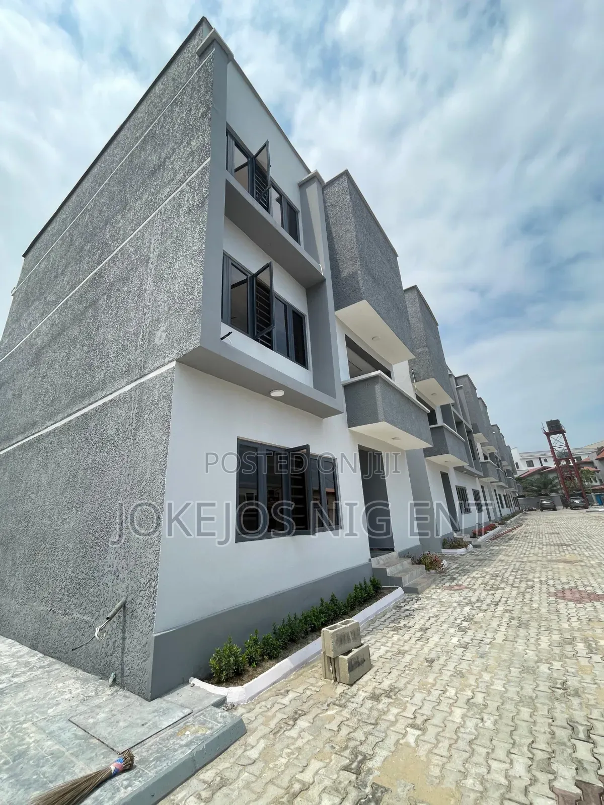 4bdrm Townhouse/Terrace in Ologolo for sale in Ologolo