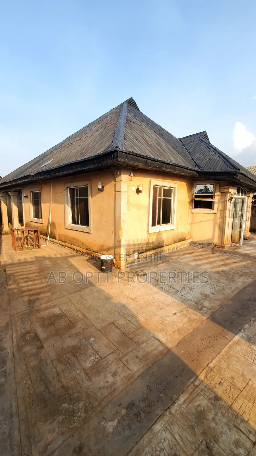 3bdrm Block of Flats in Benin City for sale in Benin City