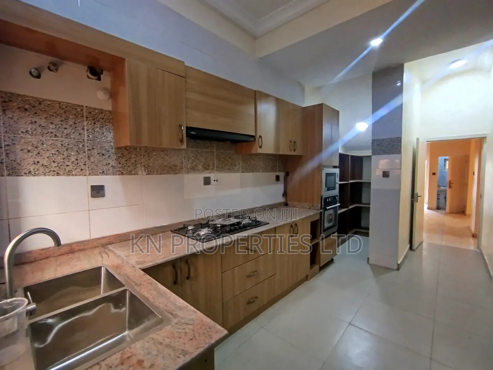 5bdrm Townhouse / Terrace in Gusape Main, Guzape District for rent in Guzape District