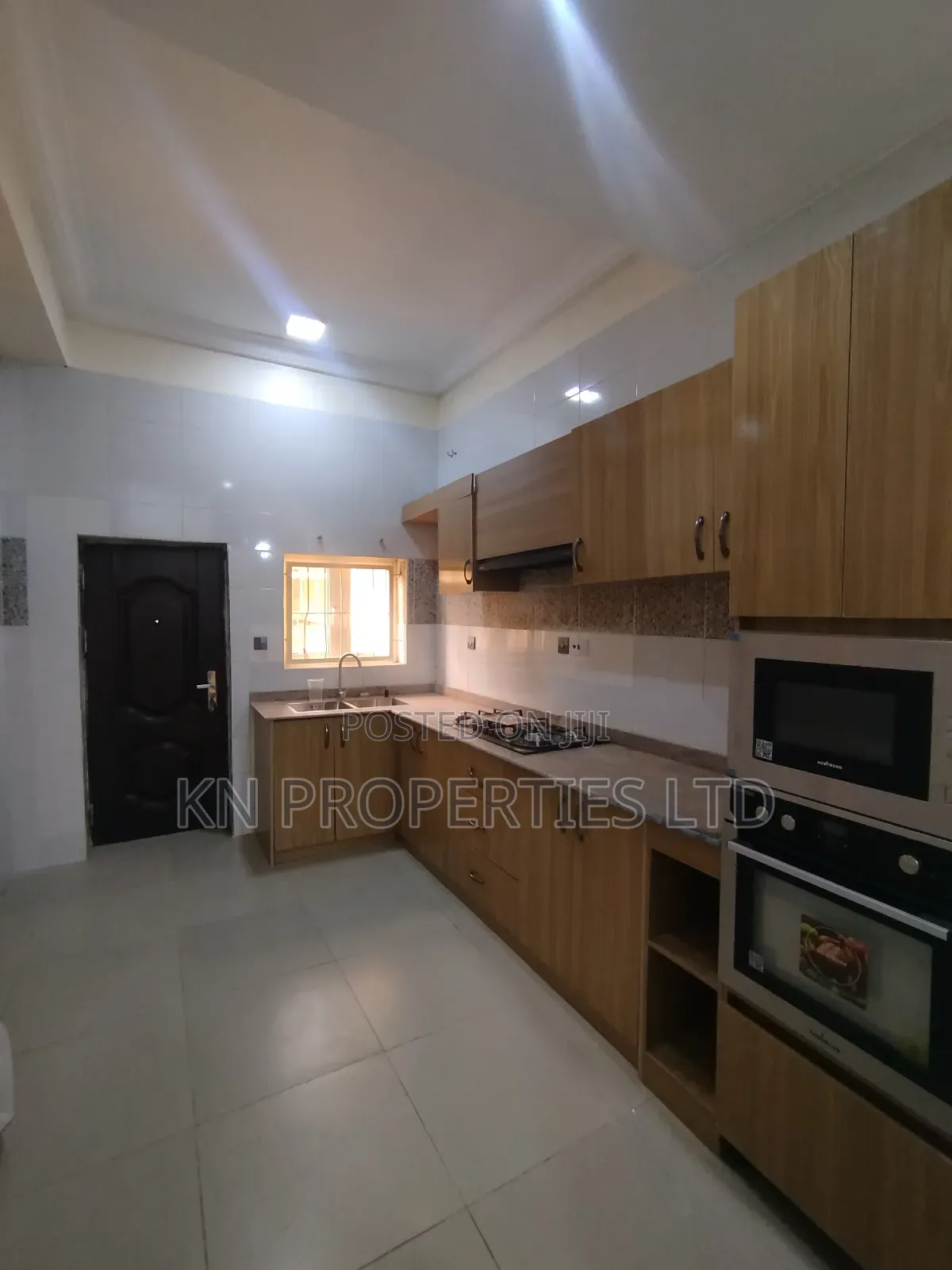 5bdrm Townhouse / Terrace in Gusape Main, Guzape District for rent in Guzape District