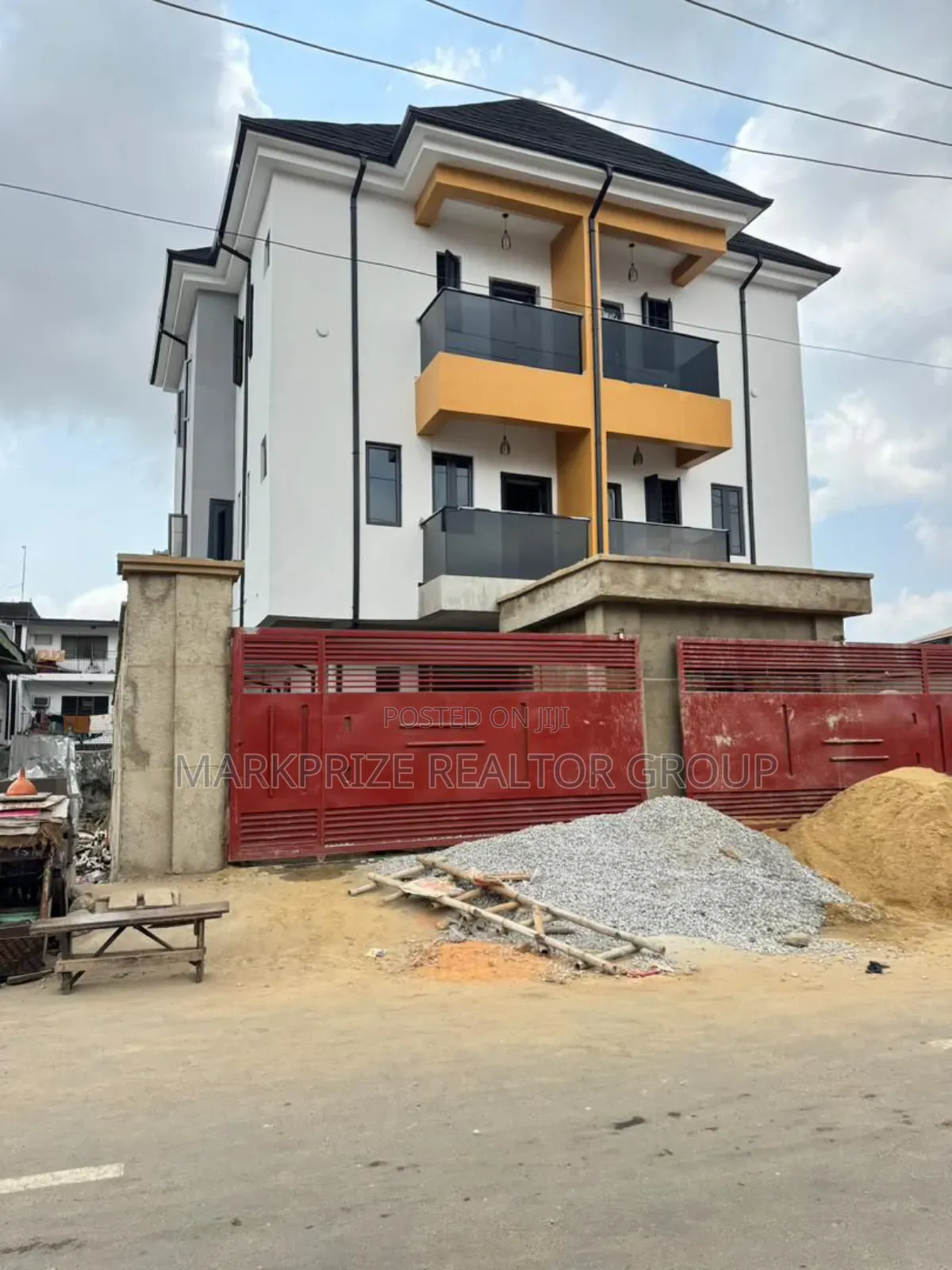 4bdrm Duplex in Surulere for sale in Surulere