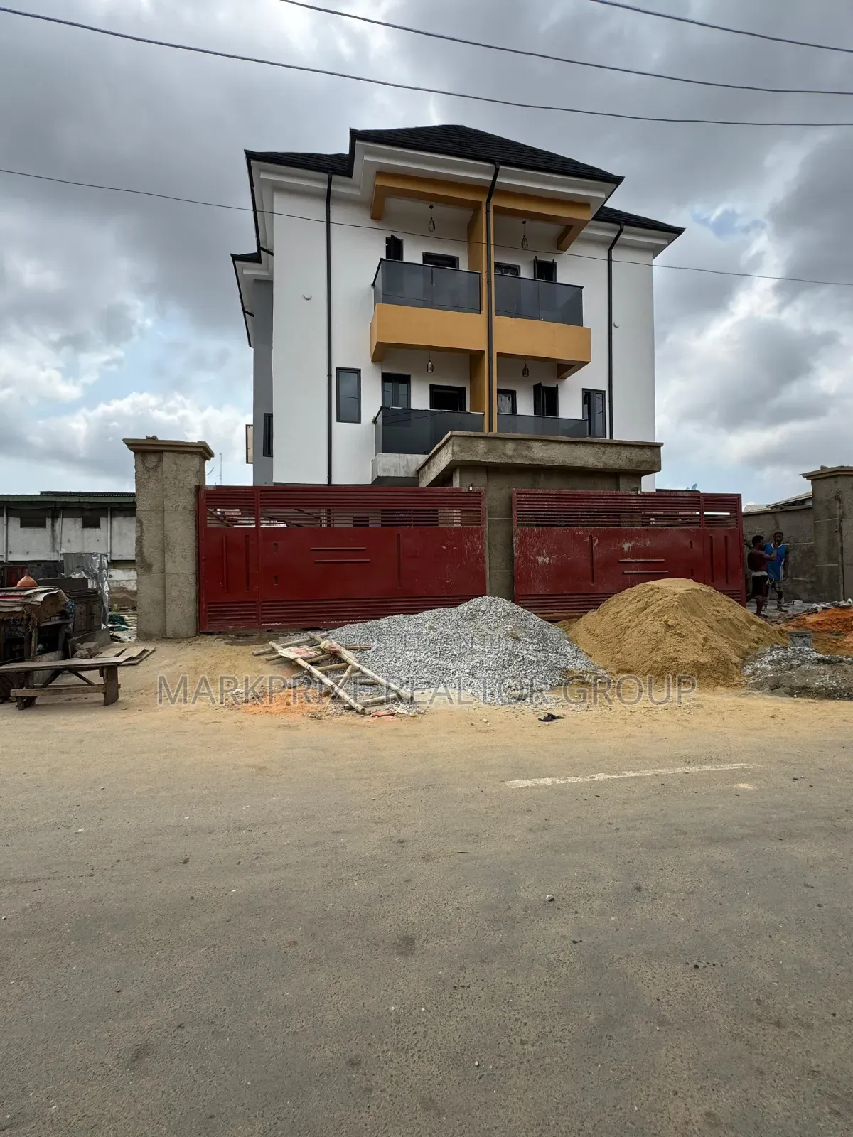 4bdrm Duplex in Surulere for sale in Surulere