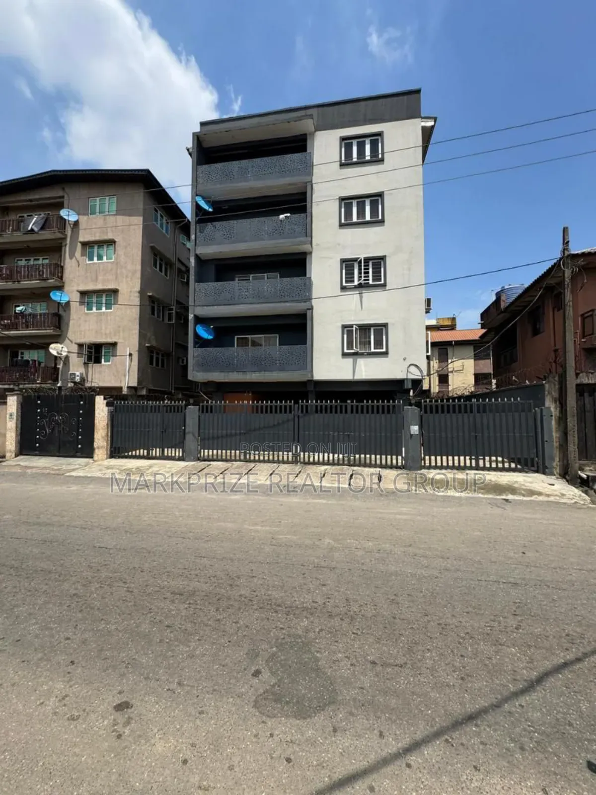 3bdrm Apartment in Surulere for sale in Surulere