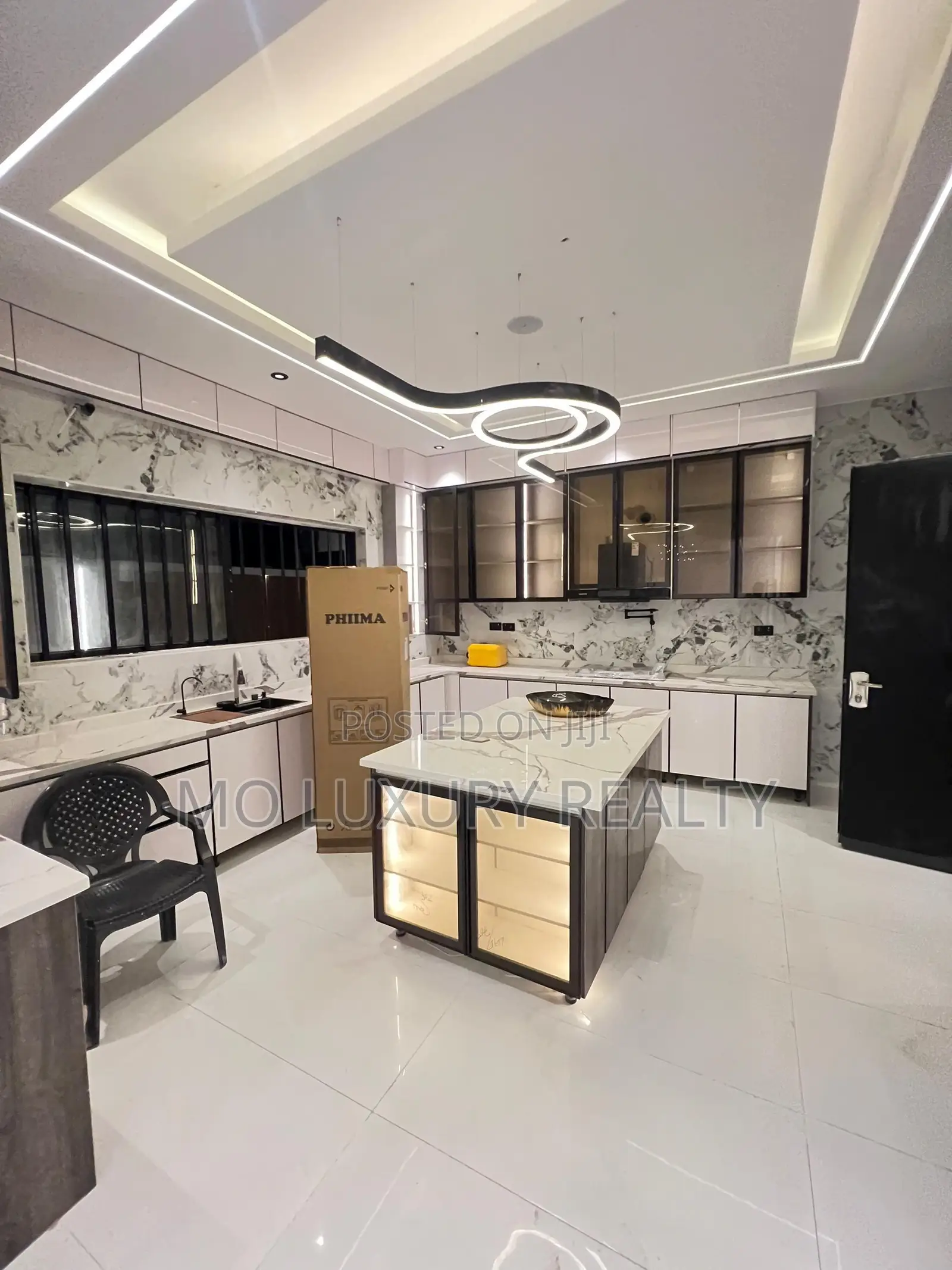 5bdrm Duplex in Lekki Phase 1 for sale in Lekki Phase 1
