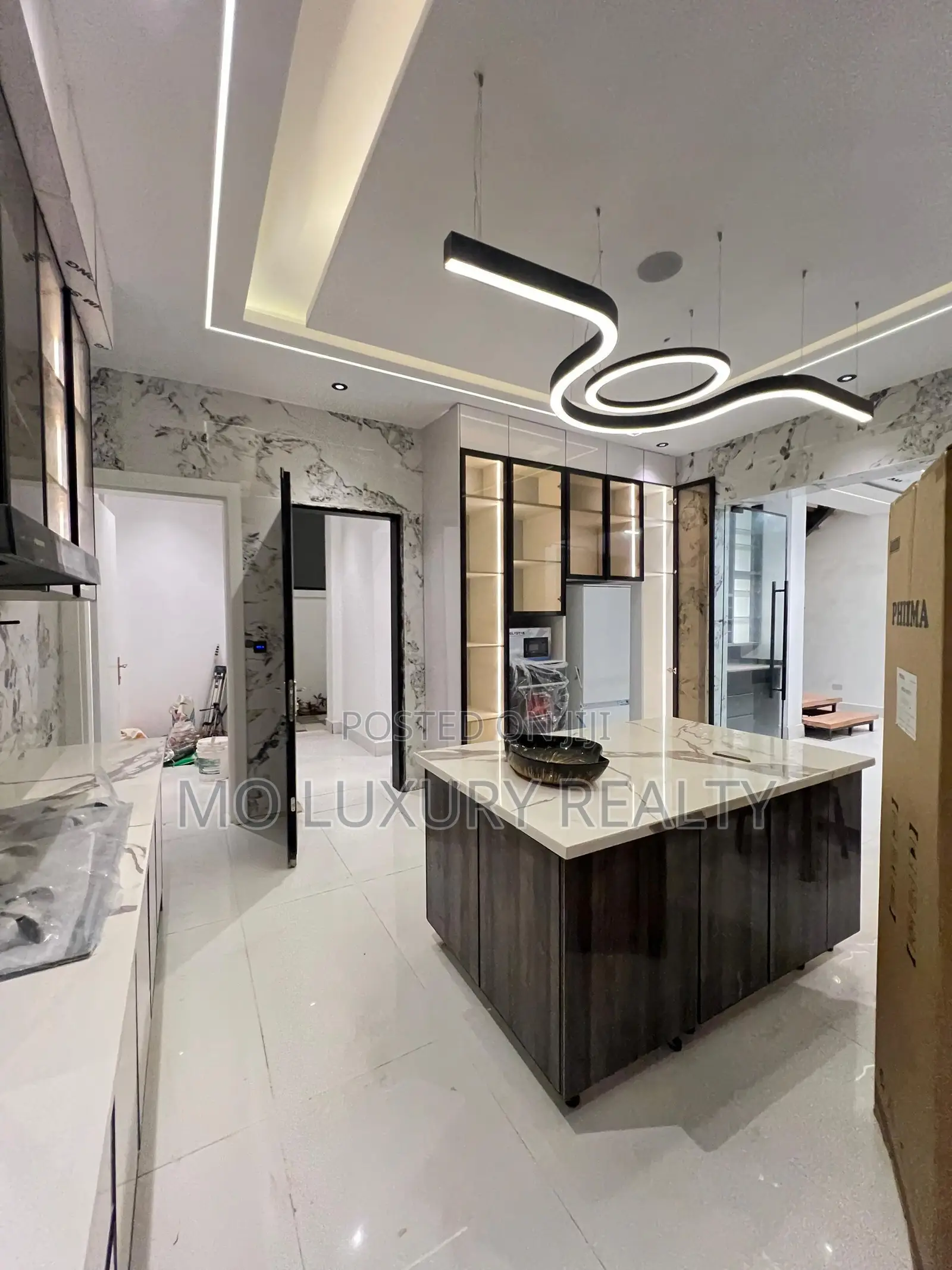 5bdrm Duplex in Lekki Phase 1 for sale in Lekki Phase 1