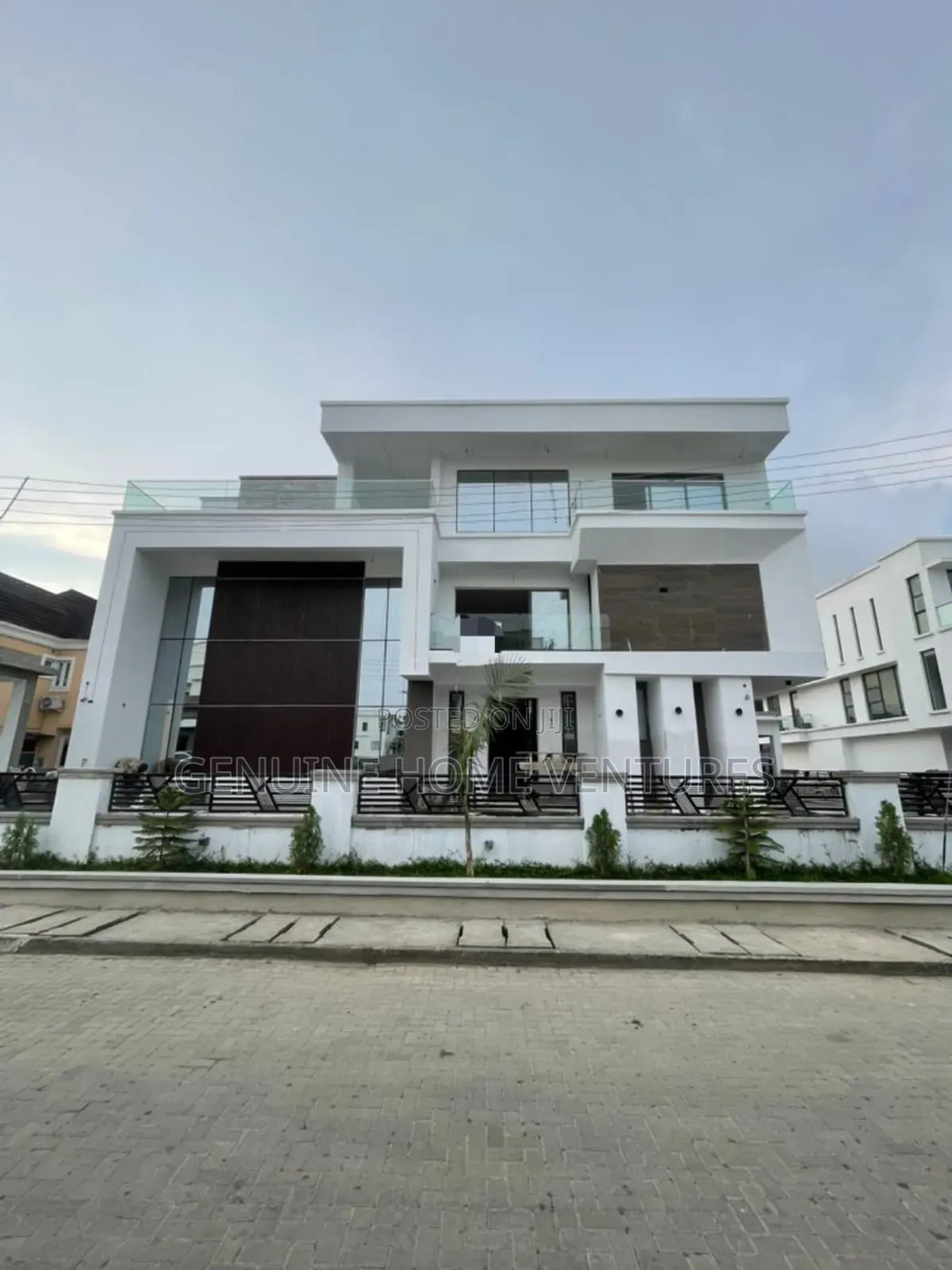 6bdrm Duplex in Osapa Lekki for sale in Osapa london