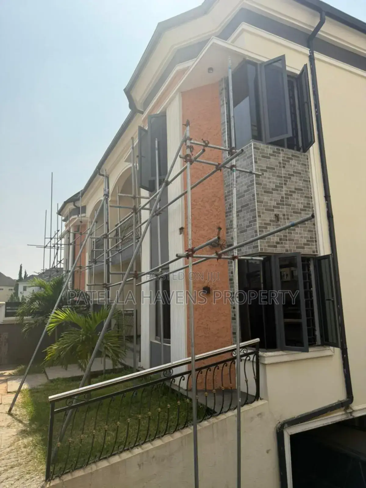 8bdrm Duplex in Wuye for sale in Wuye