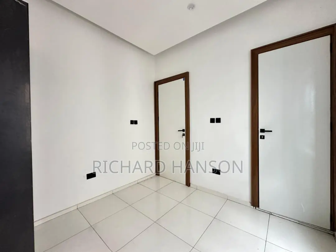 2bdrm Apartment in Ogombo for rent in Ogombo