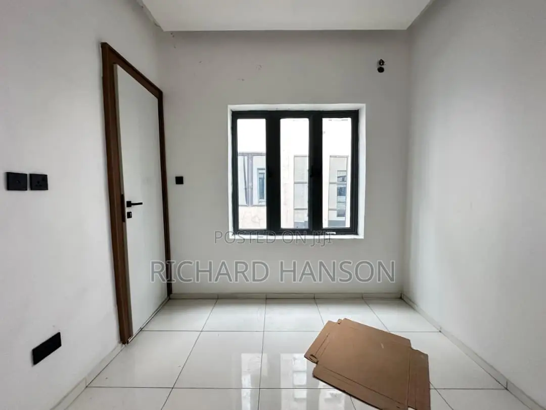 2bdrm Apartment in Ogombo for rent in Ogombo