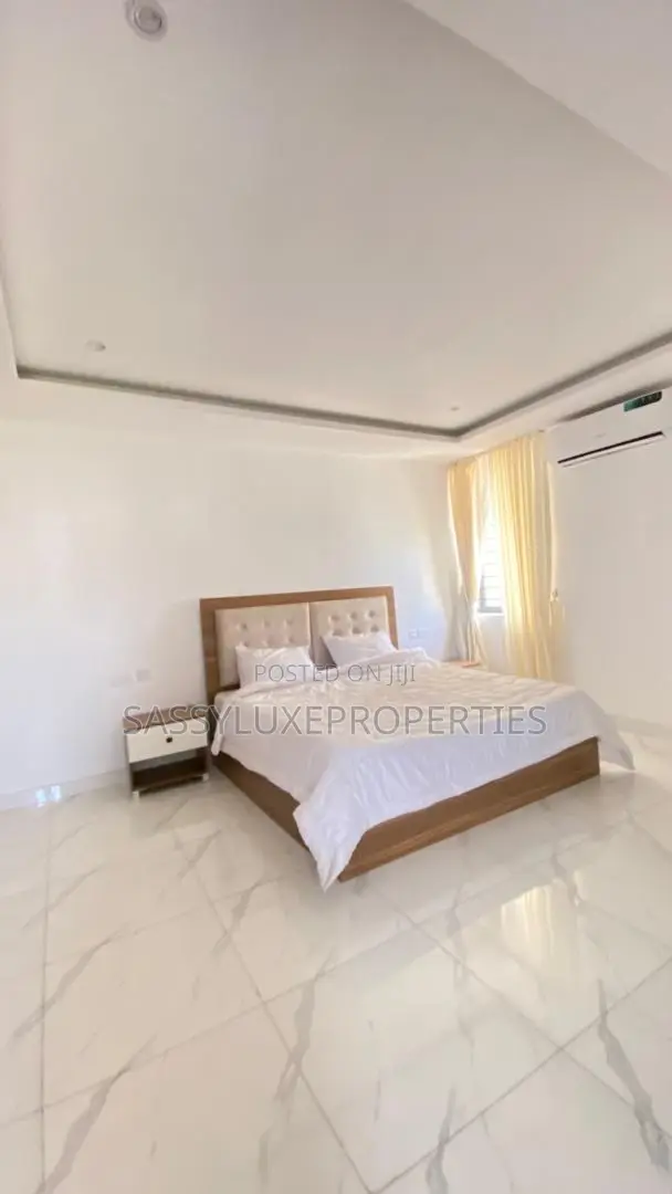 Furnished 4bdrm Townhouse/Terrace in Ikate Lekki for Sale in Lekki