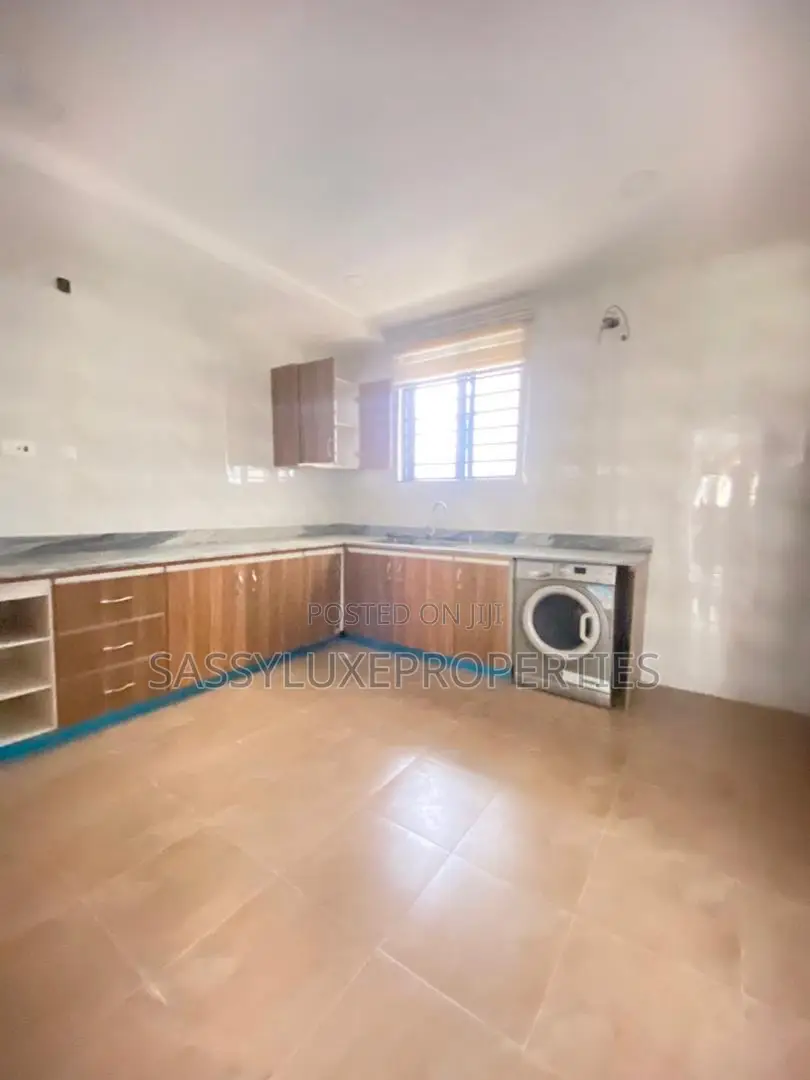 Furnished 4bdrm Townhouse/Terrace in Ikate Lekki for Sale in Lekki