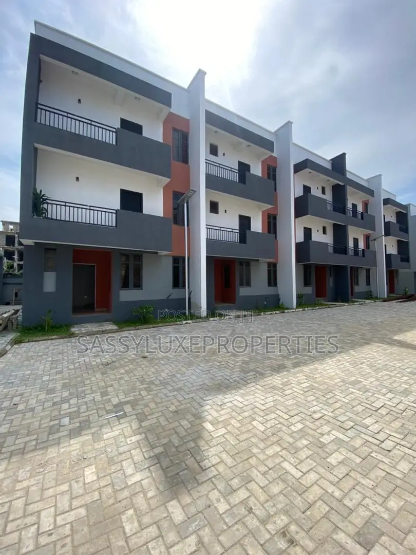 Furnished 4bdrm Townhouse/Terrace in Ikate Lekki for Sale in Lekki