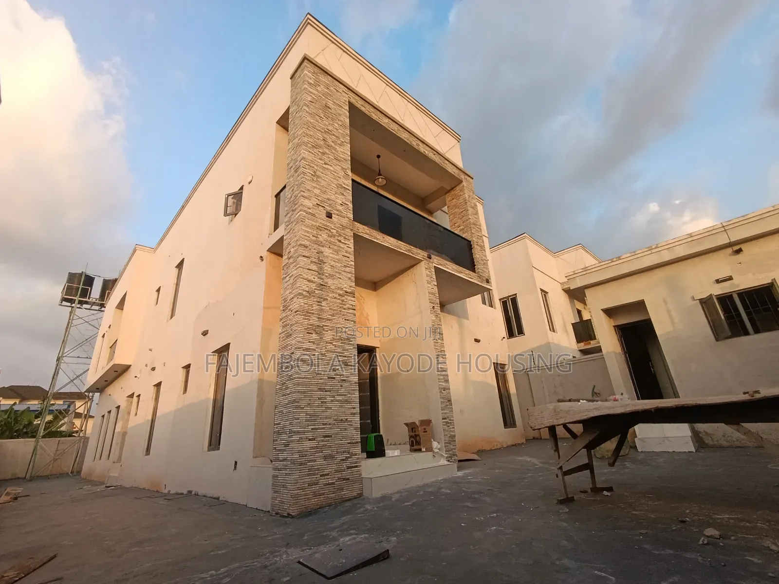 4bdrm Duplex in Oba Otudeko Close, Jericho for sale in Jericho